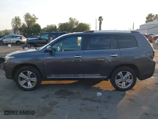 2011 Toyota Highlander Limited with VIN 5TDYK3EH0BS041953, listed as a IAAI auction lot 41429353 with 203,327 mi miles. Bid and sale history available at carsss.com. Image 15.
