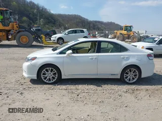 2010 Lexus HS 250h with VIN JTHBB1BAXA2001854, listed as a IAAI auction lot 42031373 with 175,761 mi miles and . Bid and sale history available at DreamBid. Image 14.
