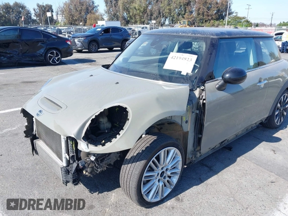 2019 MINI Hardtop Cooper S z VIN WMWXP7C51K2A50911, wystawiony jako IAAI lot #42194823 z przebiegiem 32 820 mil mil oraz . Historia ofert i sprzedaży dostępna na DreamBid. Obrazek 6.