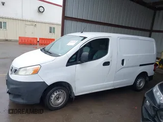 2014 Nissan NV200 S z VIN 3N6CM0KN0EK701502, wystawiony jako IAAI lot #41549271 z przebiegiem 122 060 mil mil oraz . Historia ofert i sprzedaży dostępna na DreamBid. Obrazek 14.