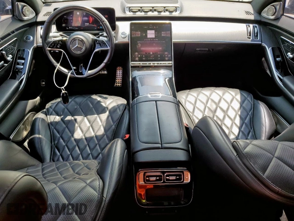 2022 Mercedes-Benz S 580 z VIN W1K6G7GB6NA098643, wystawiony jako Copart lot #60996695 z przebiegiem 48 976 mil mil oraz Czysty tytuł • Clean title. Historia ofert i sprzedaży dostępna na DreamBid. Obrazek 8.