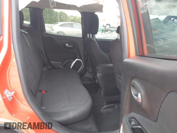 2018 Jeep Renegade Latitude z VIN ZACCJABB5JPJ62214, wystawiony jako IAAI lot #42187121 z przebiegiem 205 309 mil mil oraz . Historia ofert i sprzedaży dostępna na DreamBid. Obrazek 8.
