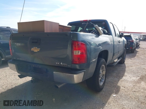 2007 Chevrolet Silverado 1500 LT w/1LT with VIN 2GCEC19J571562893, listed as a IAAI auction lot 41420449 with 246,613 mi miles. Bid and sale history available at carsss.com. Image 4.