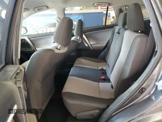 2015 Toyota RAV4 LE z VIN JTMBFREV2FD142982, wystawiony jako Copart lot #65502005 z przebiegiem 52 229 mil mil oraz Szkoda całkowita • Salvage title. Historia ofert i sprzedaży dostępna na DreamBid. Obrazek 11.