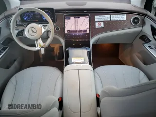 2023 Mercedes-Benz EQE 350 z VIN 4JGGM1CB7PA011972, wystawiony jako Copart lot #39089944 z przebiegiem 3 510 mil mil oraz . Historia ofert i sprzedaży dostępna na DreamBid. Obrazek 8.