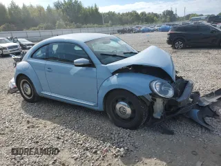 2012 Volkswagen Beetle 2.5L PZEV with VIN 3VWJP7AT3CM628005, listed as a Copart auction lot 68876134 with 124,958 mi miles and Salvage Title. Bid and sale history available at carsss.com. Image 4.