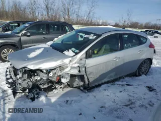 2016 Ford Focus Electric z VIN 1FADP3R42GL380784, wystawiony jako Copart lot #42308195 z przebiegiem 8167 mil mil oraz Szkody całkowita. Historia ofert i sprzedaży dostępna na DreamBid. Obrazek 1.