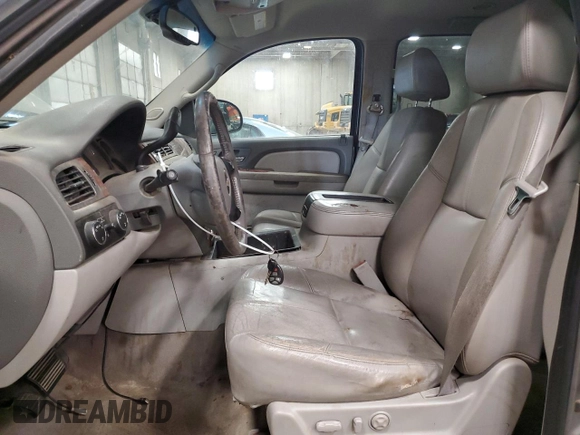 2008 Chevrolet Suburban LTZ with VIN 3GNFK16328G185646, listed as a Copart auction lot 52357175 with 294,862 mi miles and Clean Title. Bid and sale history available at carsss.com. Image 7.