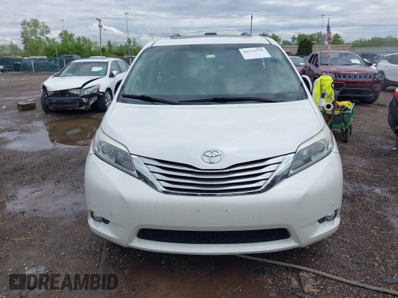 2015 Toyota Sienna XLE with VIN 5TDYK3DC3FS529256, listed as a IAAI auction lot 42172570 with 163,725 mi miles and . Bid and sale history available at carsss.com. Image 11.