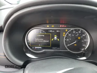 2019 Nissan Kicks SR z VIN 3N1CP5CU5KL484776, wystawiony jako Copart lot #54897435 z przebiegiem 61 477 mil mil oraz Szkoda całkowita • Salvage title. Historia ofert i sprzedaży dostępna na DreamBid. Obrazek 9.