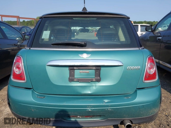 2012 MINI Hardtop with VIN WMWSU3C58CT185467, listed as a IAAI auction lot 42400558 with 303,230 mi miles and . Bid and sale history available at DreamBid. Image 14.