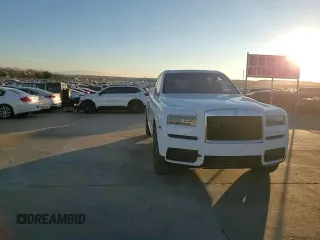 2021 Rolls-Royce Cullinan z VIN SLATV4C0XMU206479, wystawiony jako Copart lot #79633803 z przebiegiem 12 056 mil mil oraz Czysty tytuł • Clean title. Historia ofert i sprzedaży dostępna na DreamBid. Obrazek 12.