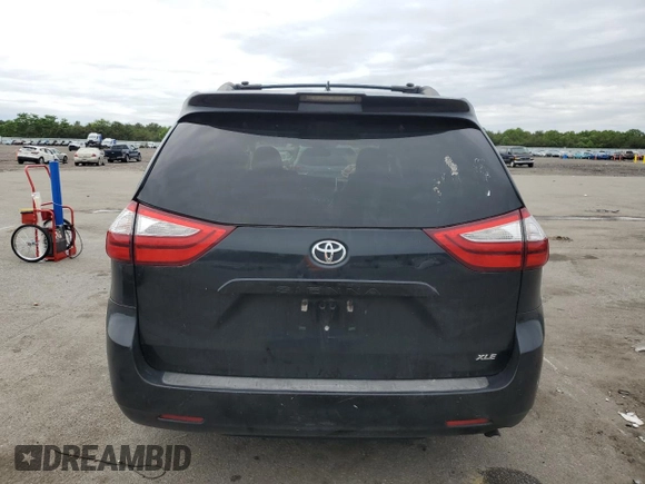 2018 Toyota Sienna XLE Auto Access Seat with VIN 5TDYZ3DC7JS939921, listed as a Copart auction lot 61387455 with 162,349 mi miles and Clean title. Bid and sale history available at DreamBid. Image 6.