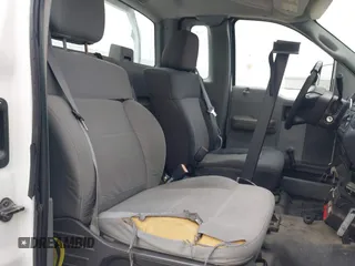 2007 Ford F-150 XL with VIN 1FTRF12247NA73976, listed as a IAAI auction lot 41697981 with 62,622 mi miles. Bid and sale history available at carsss.com. Image 8.