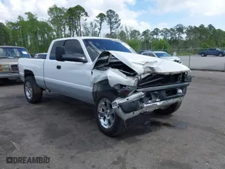 2001 Dodge Ram 1500 with VIN 1B7HC13Y81J595192, listed as a IAAI auction lot 41949994 with 175,151 mi miles. Bid and sale history available at carsss.com. Image 1.