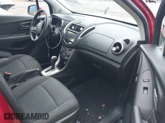 2015 Chevrolet Trax LT with VIN KL7CJLSB2FB117132, listed as a IAAI auction lot 40924586 with 83,170 mi miles. Bid and sale history available at carsss.com. Image 5.
