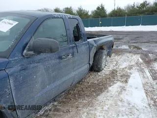 2006 Dodge Dakota SLT with VIN 1D7HW42N36S589968, listed as a IAAI auction lot 41623888 with 174,464 mi miles and . Bid and sale history available at carsss.com. Image 6.