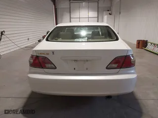 2002 Lexus ES 300 with VIN JTHBF30G825014674, listed as a IAAI auction lot 41805330 with 228,888 mi miles. Bid and sale history available at carsss.com. Image 17.