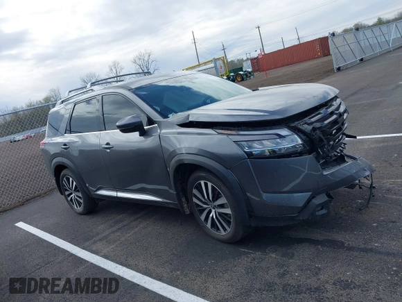 2024 Nissan Pathfinder Platinum z VIN 5N1DR3DH5RC249989, wystawiony jako IAAI lot #41875666 z przebiegiem 4 218 mil mil oraz . Historia ofert i sprzedaży dostępna na DreamBid. Obrazek 13.