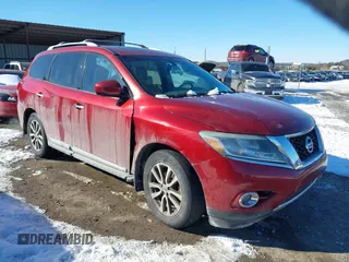 2015 Nissan Pathfinder SV with VIN 5N1AR2MN5FC677639, listed as a IAAI auction lot 41621486 with 142,583 mi miles and . Bid and sale history available at DreamBid. Image 1.