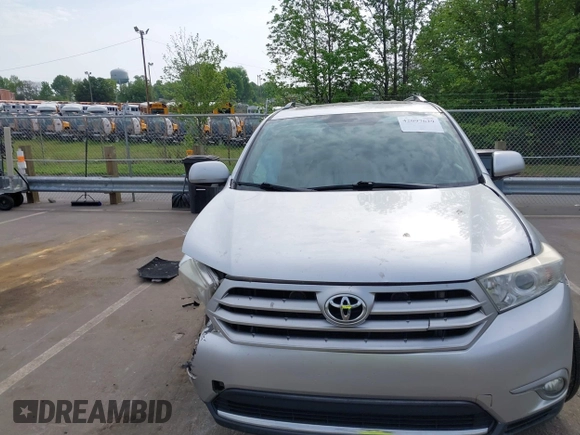 2013 Toyota Highlander Limited with VIN 5TDYK3EH7DS105327, listed as a IAAI auction lot 42097629 with 208,787 mi miles and . Bid and sale history available at DreamBid. Image 12.