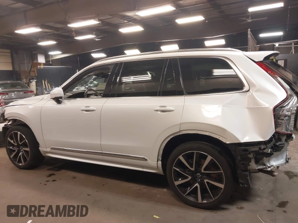 2023 Volvo XC90 Plus with VIN YV4062PN1P1985051, listed as a IAAI auction lot 41890979 with 60,922 mi miles. Bid and sale history available at carsss.com. Image 15.