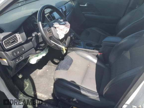 2017 Kia Niro Touring Launch Edition with VIN KNDCC3LC6H5062514, listed as a Copart auction lot 85264154 with 183,183 mi miles and Salvage Title. Bid and sale history available at carsss.com. Image 7.