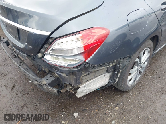 2015 Mercedes-Benz C-Class C 300 with VIN 55SWF4JB4FU047637, listed as a IAAI auction lot 42018519 with 78,297 mi miles. Bid and sale history available at carsss.com. Image 19.
