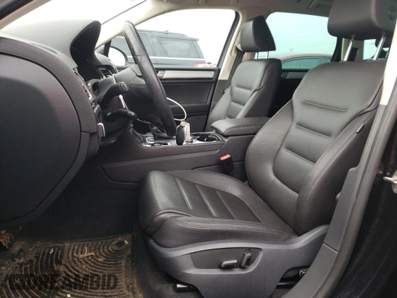2017 Volkswagen Touareg Sport with VIN WVGEF7BP7HD002920, listed as a Copart auction lot 48546204 with 108,648 mi miles and . Bid and sale history available at DreamBid. Image 7.