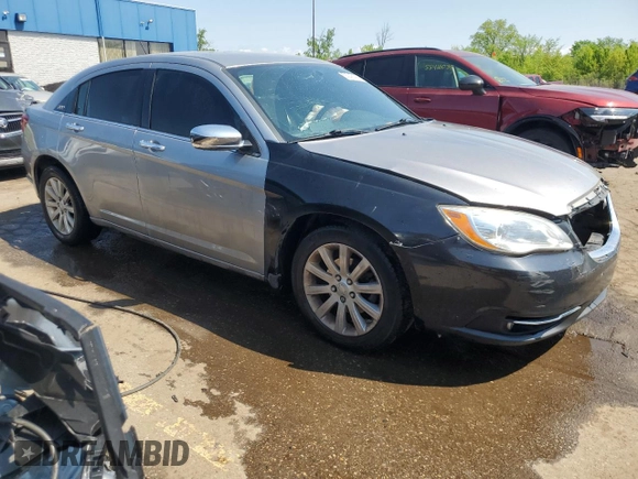 2014 Chrysler 200 Limited z VIN 1C3CCBCG2EN107848, wystawiony jako Copart lot #56942195 z przebiegiem 87 833 mil mil oraz Czysty tytuł • Clean title. Historia ofert i sprzedaży dostępna na DreamBid. Obrazek 4.