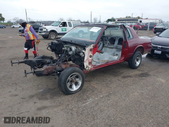 1984 Chevrolet Monte Carlo z VIN 1G1AZ37GXER150014, wystawiony jako IAAI lot #41739591 z przebiegiem Nie podano mil oraz . Historia ofert i sprzedaży dostępna na DreamBid. Obrazek 2.