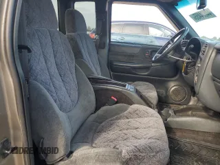 2002 GMC Sonoma SL Fleet with VIN 1GTCS19W428101390, listed as a Copart auction lot 44674455 with 168,370 mi miles and Salvage Title. Bid and sale history available at carsss.com. Image 7.