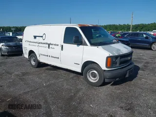 2001 Chevrolet City Express Cargo z VIN 1GCFG15W411185187, wystawiony jako IAAI lot #42565861 z przebiegiem 303 748 mil mil oraz . Historia ofert i sprzedaży dostępna na DreamBid. Obrazek 1.