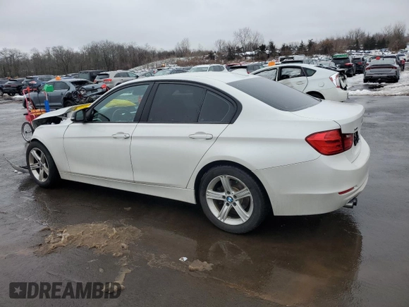 2013 BMW 3 Series 328i xDrive with VIN WBA3B5C5XDF593068, listed as a Copart auction lot 44933655 with 81,193 mi miles and Salvage Title. Bid and sale history available at carsss.com. Image 2.