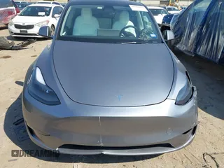 2024 Tesla Model Y Long Range with VIN 7SAYGDEE5RA290907, listed as a IAAI auction lot 41705170 with 4,099 mi miles. Bid and sale history available at carsss.com. Image 12.