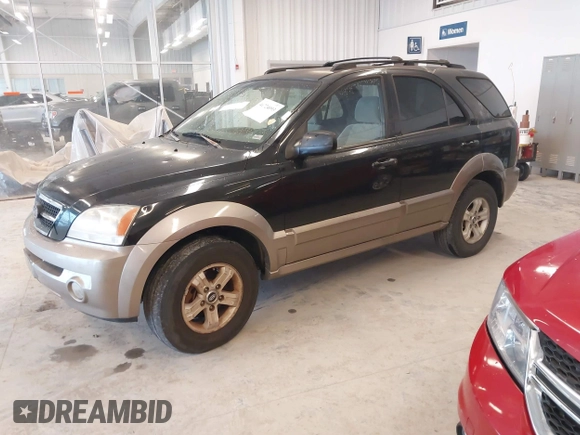 2005 Kia Sorento LX z VIN KNDJC733755447560, wystawiony jako IAAI lot #41724093 z przebiegiem 145 599 mil mil oraz . Historia ofert i sprzedaży dostępna na DreamBid. Obrazek 2.