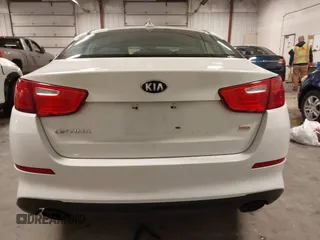 2015 Kia Optima LX z VIN 5XXGM4A76FG417507, wystawiony jako IAAI lot #41707567 z przebiegiem 136 466 mil mil oraz . Historia ofert i sprzedaży dostępna na DreamBid. Obrazek 17.