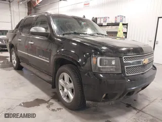 2013 Chevrolet Avalanche LTZ with VIN 3GNTKGE70DG356429, listed as a IAAI auction lot 41846412 with 158,700 mi miles. Bid and sale history available at carsss.com. Image 1.
