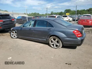 2010 Mercedes-Benz S 550 z VIN WDDNG8GB7AA349245, wystawiony jako Copart lot #57496695 z przebiegiem 100 820 mil mil oraz Szkody całkowita. Historia ofert i sprzedaży dostępna na DreamBid. Obrazek 2.