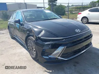 2024 Hyundai Sonata Hybrid Limited with VIN KMHL54JJ7RA102010, listed as a IAAI auction lot 42118010 with 3,782 mi miles. Bid and sale history available at carsss.com. Image 1.