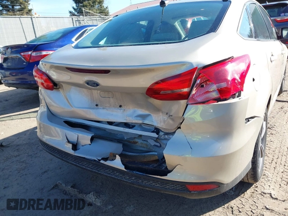 2018 Ford Focus SE with VIN 1FADP3FE8JL256698, listed as a IAAI auction lot 41757179 with 118,498 mi miles. Bid and sale history available at carsss.com. Image 6.
