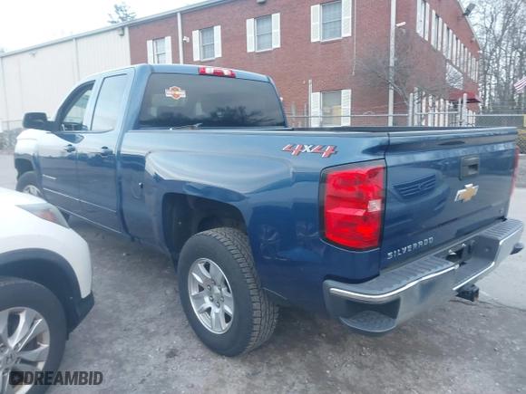 2018 Chevrolet Silverado 1500 LT with VIN 1GCVKREC6JZ114833, listed as a IAAI auction lot 41329038 with 141,394 mi miles. Bid and sale history available at carsss.com. Image 3.