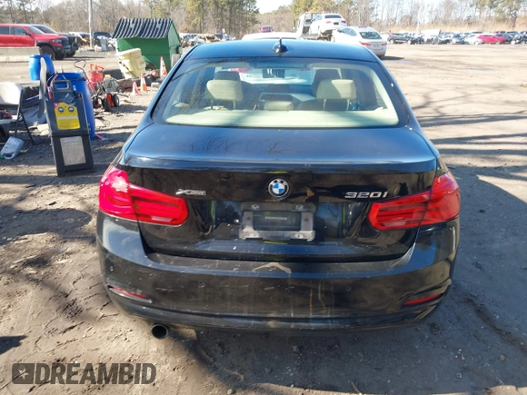 2016 BMW 3 Series 320i xDrive z VIN WBA8E5G5XGNT94622, wystawiony jako IAAI lot #41580890 z przebiegiem 124 086 mil mil oraz . Historia ofert i sprzedaży dostępna na DreamBid. Obrazek 16.