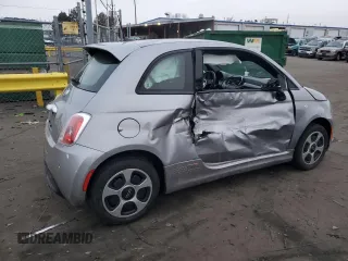 2016 FIAT 500e with VIN 3C3CFFGE0GT136145, listed as a Copart auction lot 43644295 with 44,653 mi miles and Salvage Title. Bid and sale history available at carsss.com. Image 3.