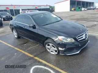 2014 Mercedes-Benz E 350 Sport z VIN WDDHF5KB2EA864665, wystawiony jako IAAI lot #42226447 z przebiegiem 137 318 mil mil oraz . Historia ofert i sprzedaży dostępna na DreamBid. Obrazek 1.