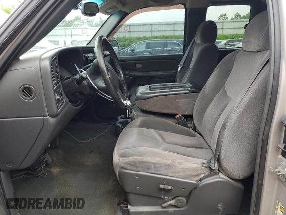 2004 GMC Sierra 1500 SLE with VIN 1GTEK19T44Z239667, listed as a Copart auction lot 61437835 with 203,264 mi miles and Clean title. Bid and sale history available at DreamBid. Image 7.