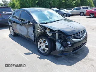 2012 Nissan Sentra S z VIN 3N1AB6AP6CL605759, wystawiony jako IAAI lot #42752685 z przebiegiem 138 667 mil mil oraz . Historia ofert i sprzedaży dostępna na DreamBid. Obrazek 1.