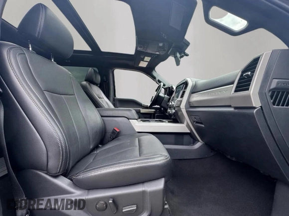 2022 Ford F-350 XL with VIN 1FT8W3DT8NEG01027, listed as a Copart auction lot 59551375 with 239,411 mi miles and Clean title. Bid and sale history available at DreamBid. Image 5.