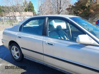 1997 Honda Accord LX z VIN 1HGCD5639VA006625, wystawiony jako IAAI lot #41847843 z przebiegiem 210 800 mil mil oraz . Historia ofert i sprzedaży dostępna na DreamBid. Obrazek 13.
