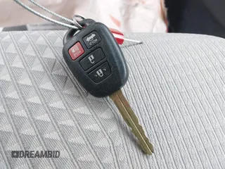 2015 Toyota Camry XLE z VIN 4T1BF1FK5FU079412, wystawiony jako IAAI lot #42266849 z przebiegiem 203 479 mil mil oraz . Historia ofert i sprzedaży dostępna na DreamBid. Obrazek 11.